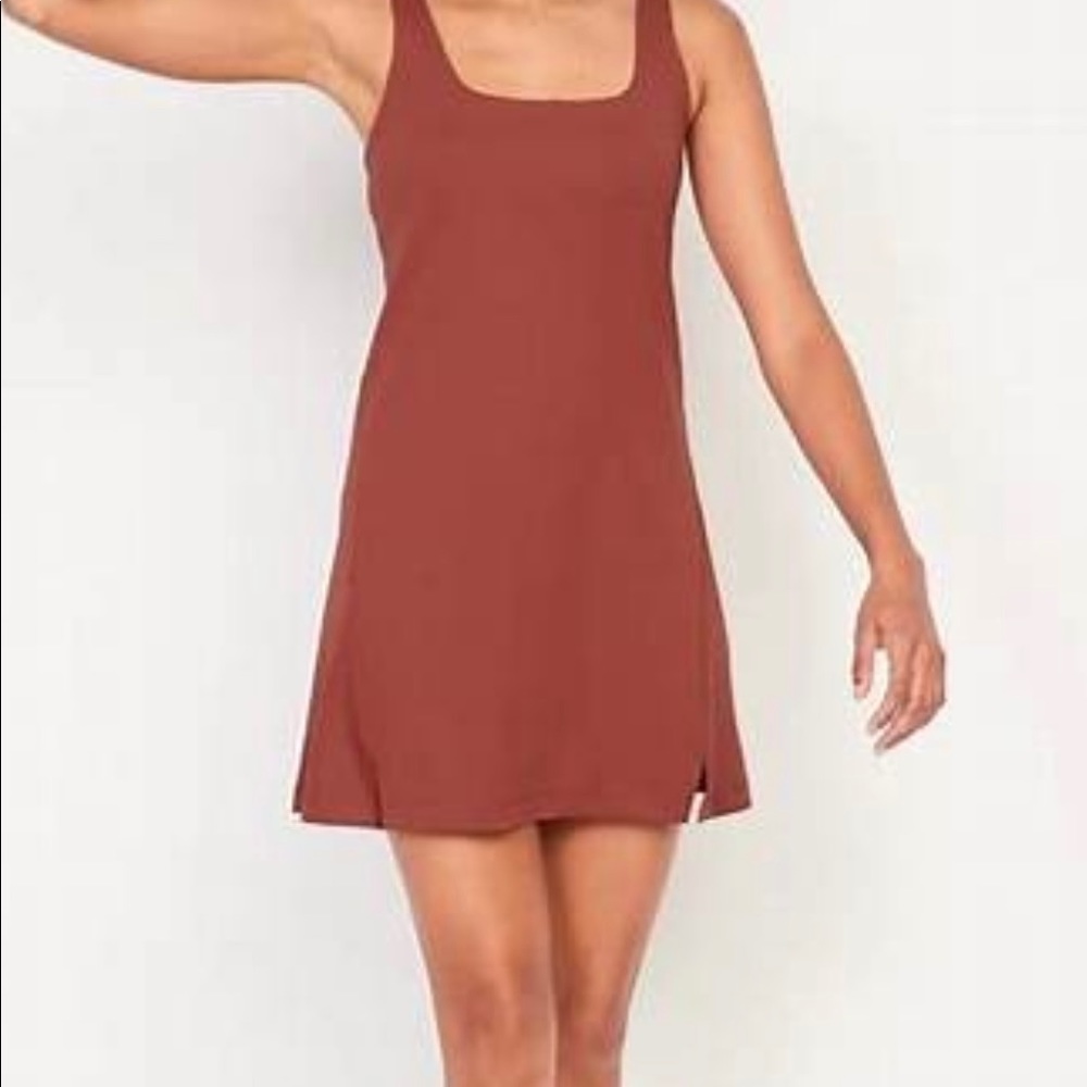 Old Navy Powersoft Shelf Bra Dress (built in shorts) ✅